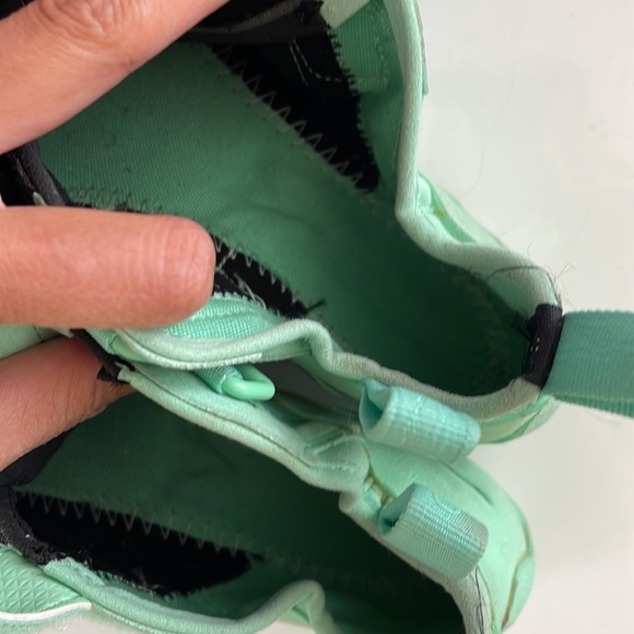 SO iLL Street LV climbing shoes womens size 7 37.5 but fits 5.5-6 - Picture 8 of 8